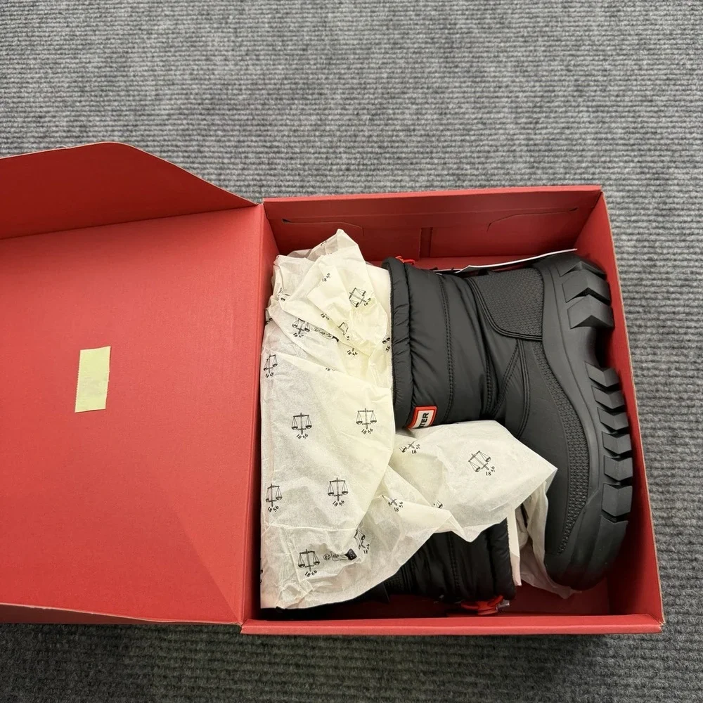 Hunter Intrepid Short Snow‎ Boots Women's Size 8 Black Winter Puff Insulated NWB